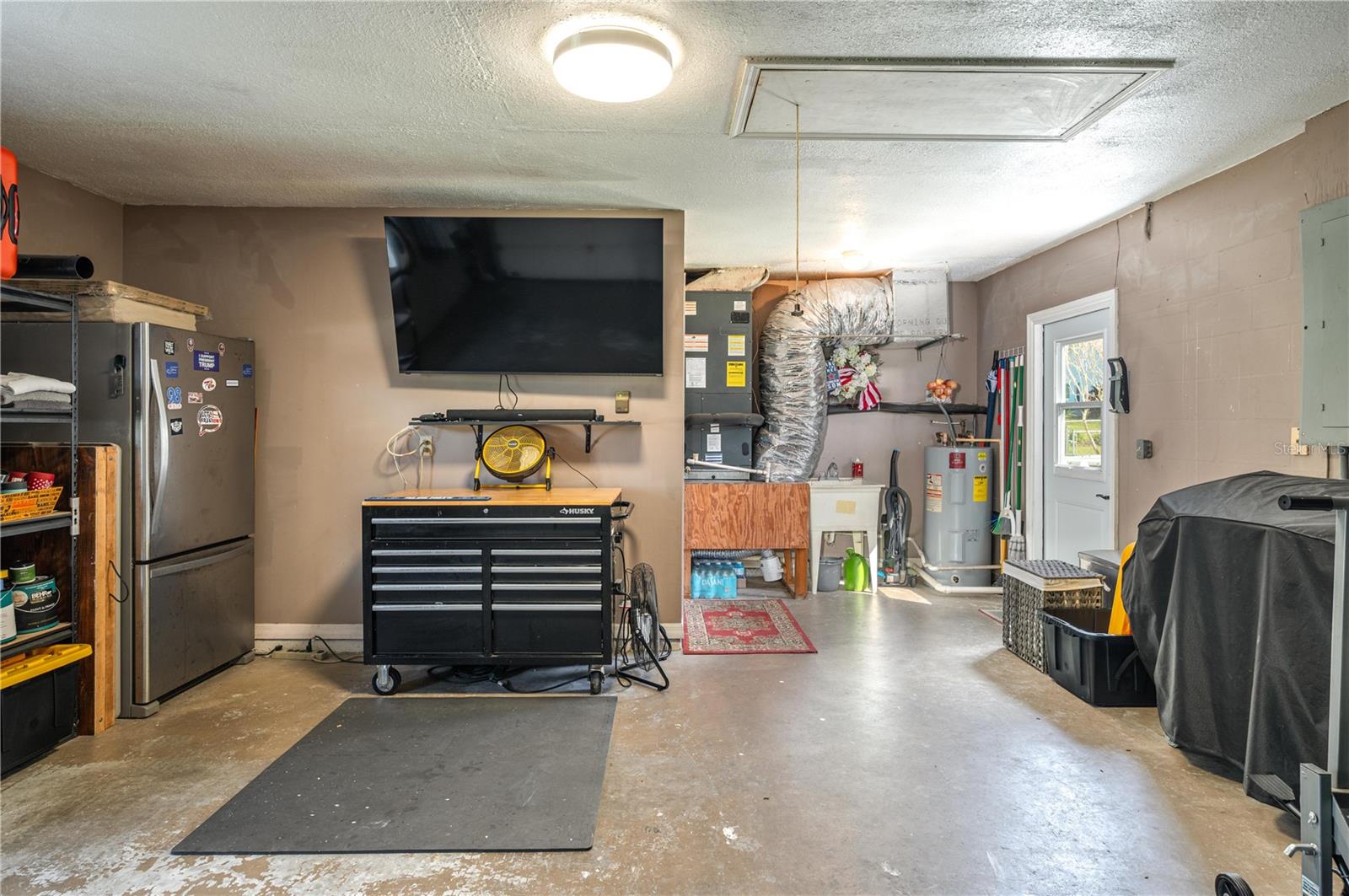 Image 37 of 50 For 334 Palmview Circle N