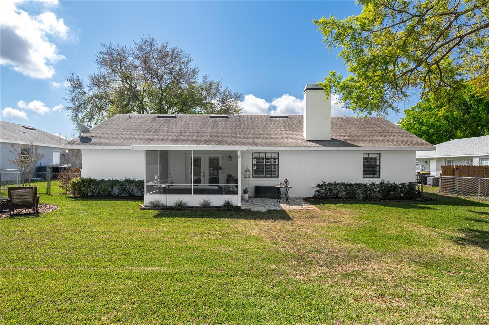 Image 42 of 50 For 334 Palmview Circle N