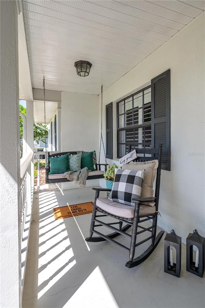 Image 5 of 50 For 334 Palmview Circle N