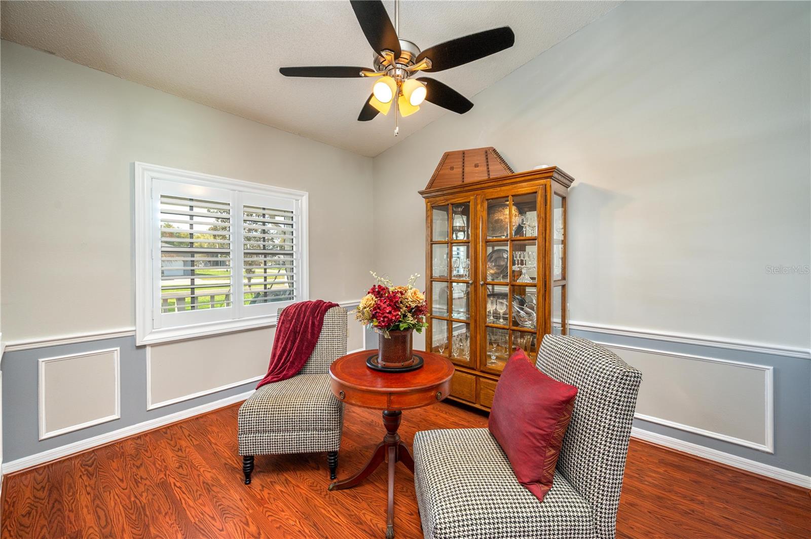 Image 8 of 50 For 334 Palmview Circle N