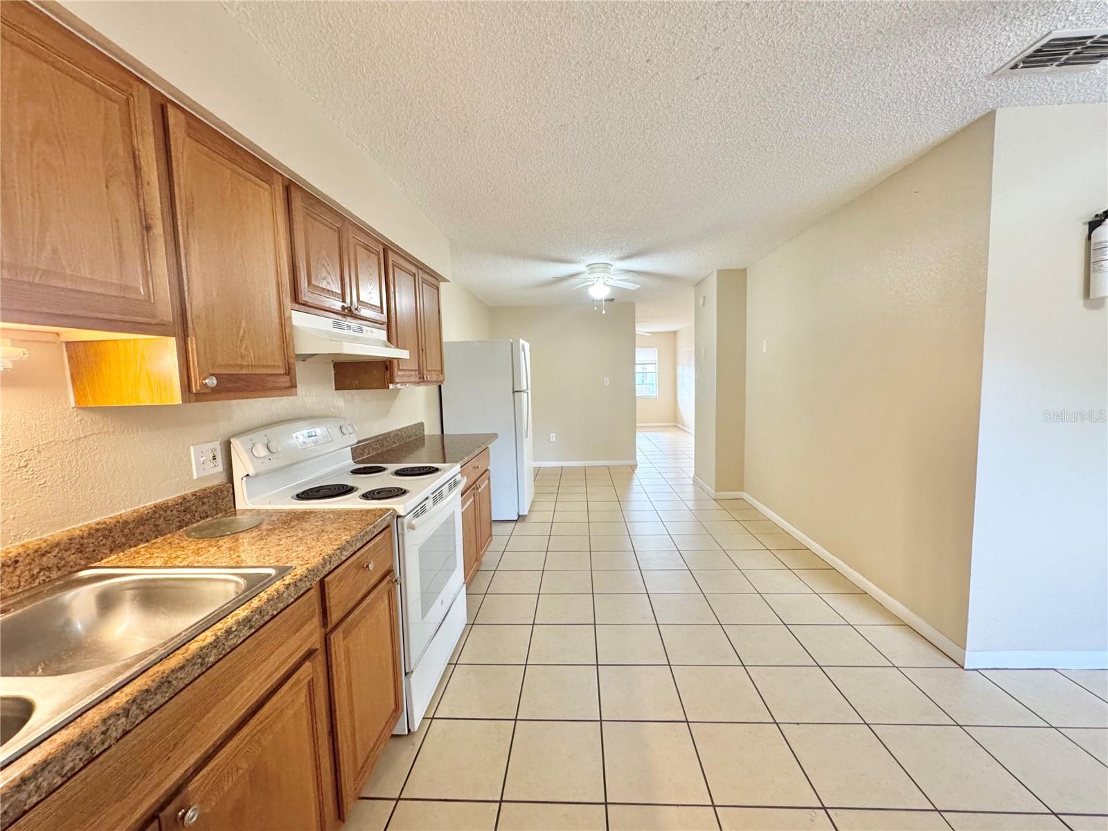 Image 7 of 21 For 2571 Elm Avenue