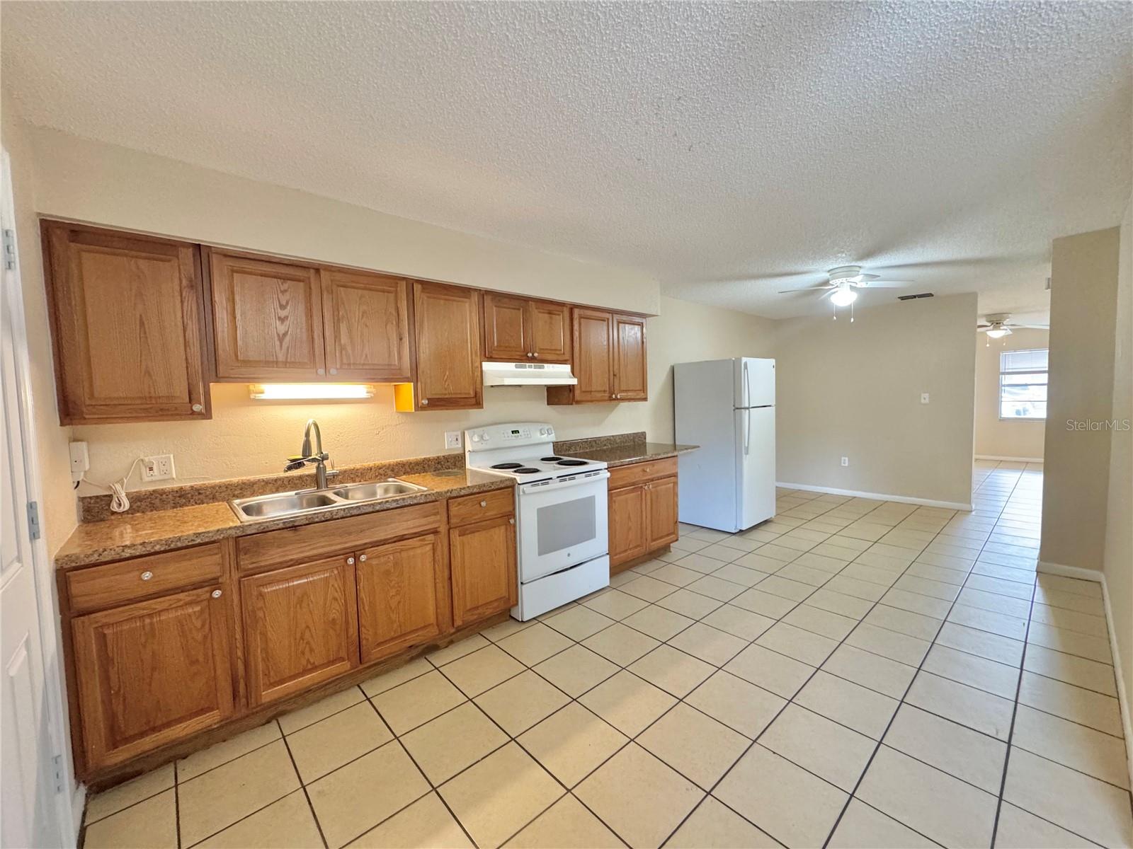 Image 8 of 21 For 2571 Elm Avenue