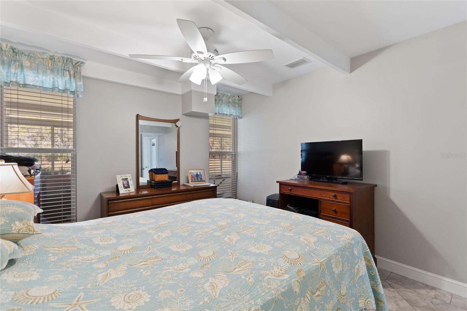 Image 23 of 72 For 1919 Club Circle