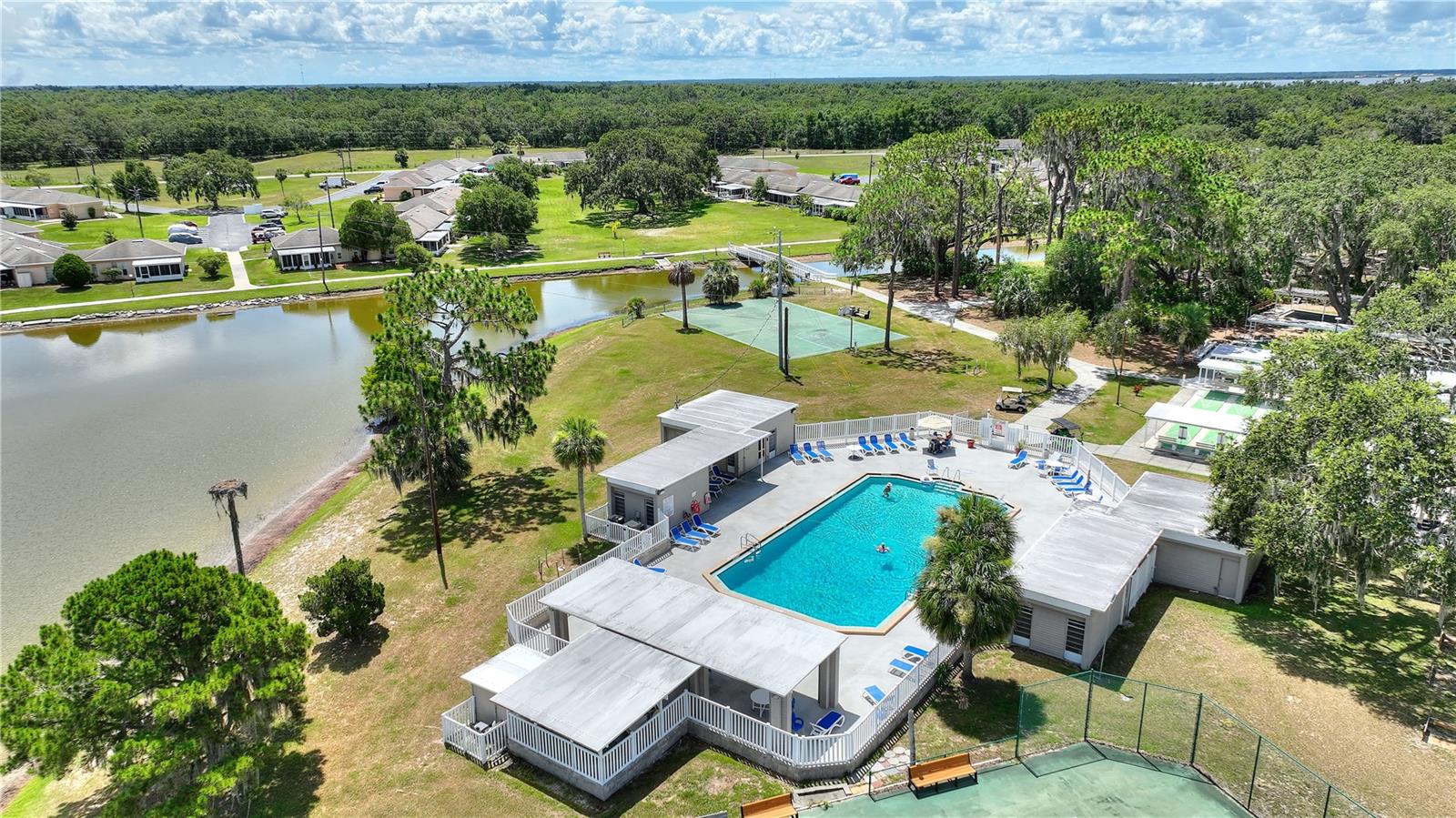 Image 45 of 72 For 1919 Club Circle