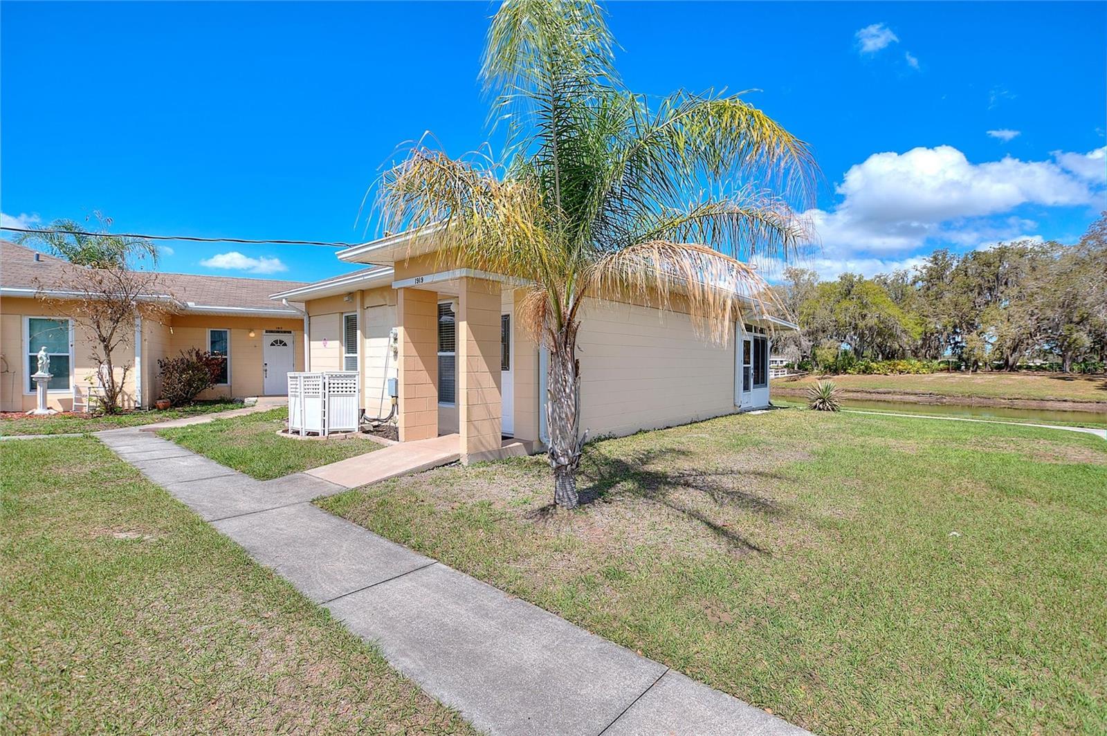 Image 8 of 72 For 1919 Club Circle