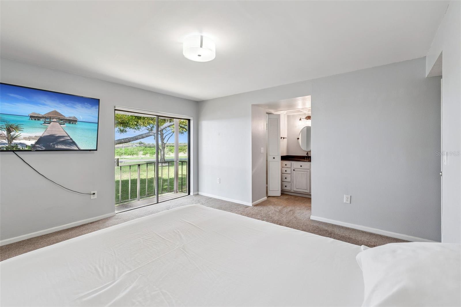 Image 19 of 37 For 210 La Casa  210