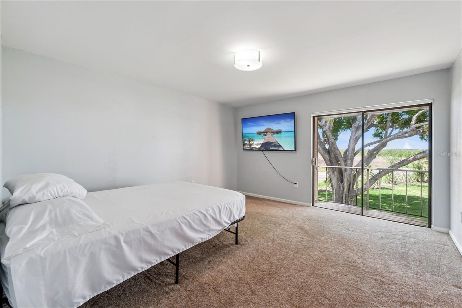 Image 21 of 37 For 210 La Casa  210