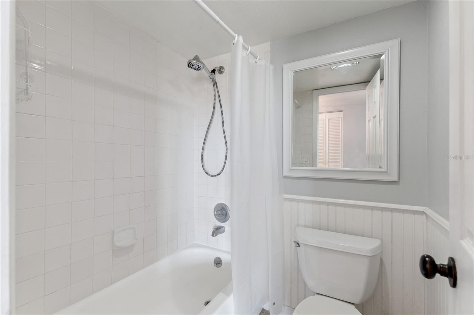 Image 24 of 37 For 210 La Casa  210