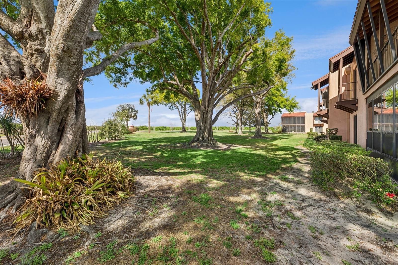 Image 30 of 37 For 210 La Casa  210