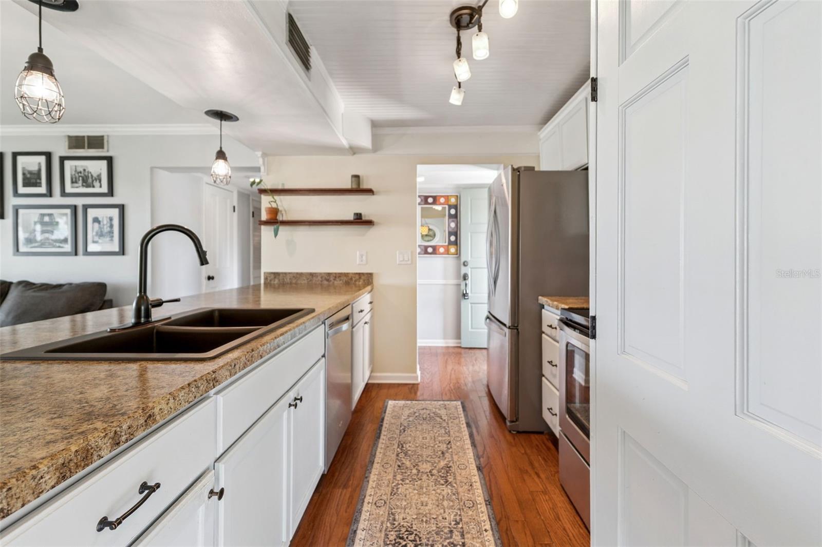 Image 6 of 37 For 210 La Casa  210