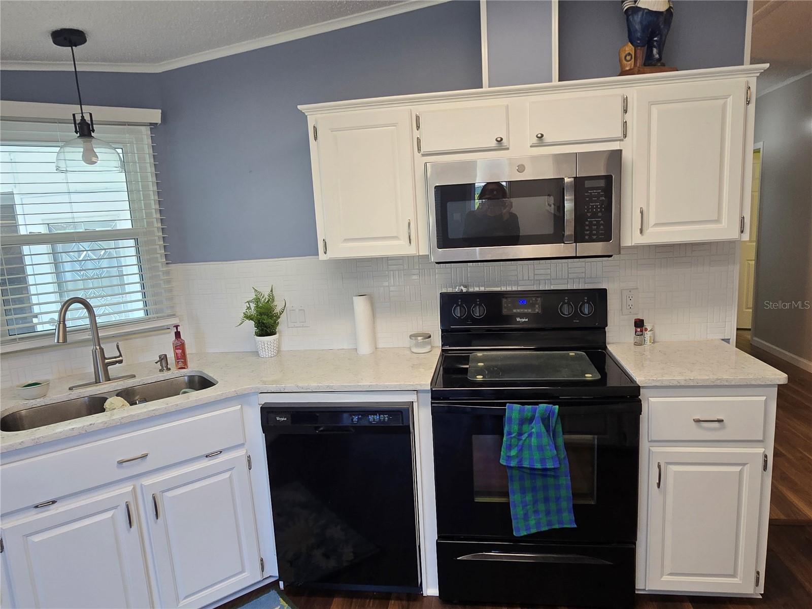 Image 10 of 96 For 198 Dartmouth Drive