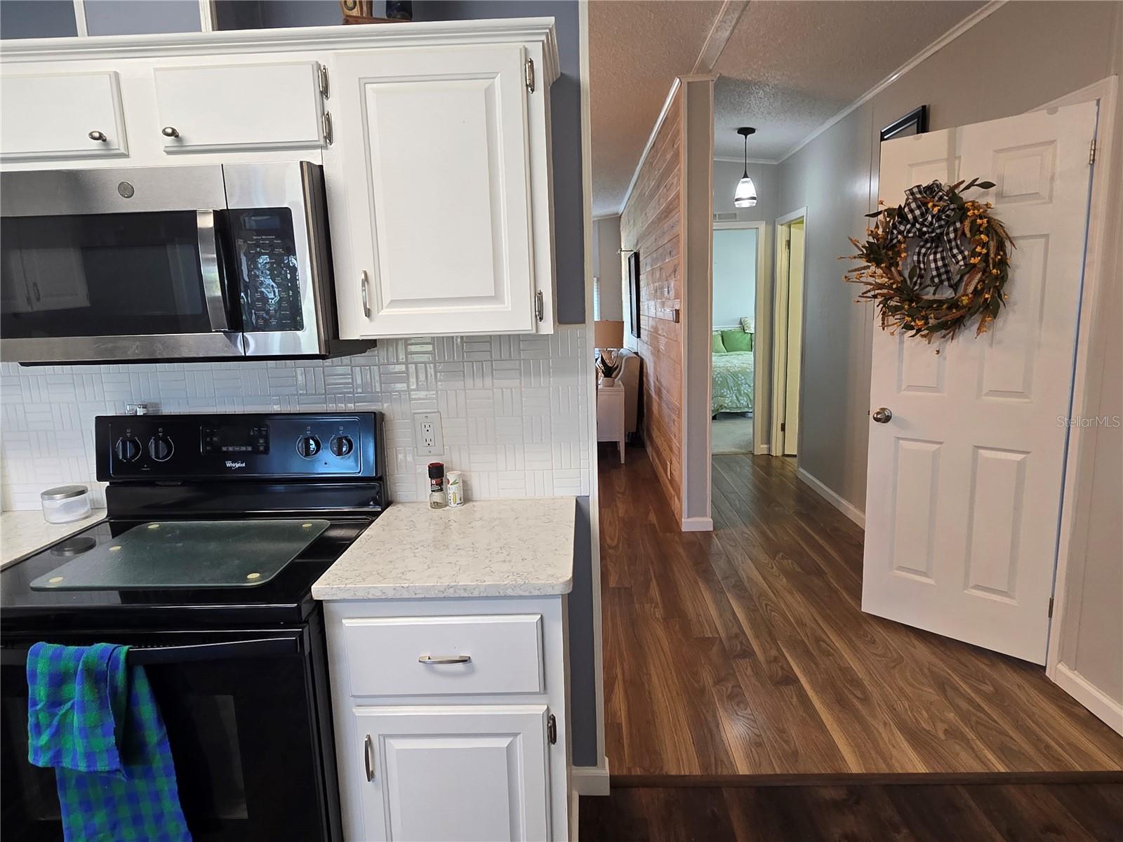 Image 13 of 96 For 198 Dartmouth Drive