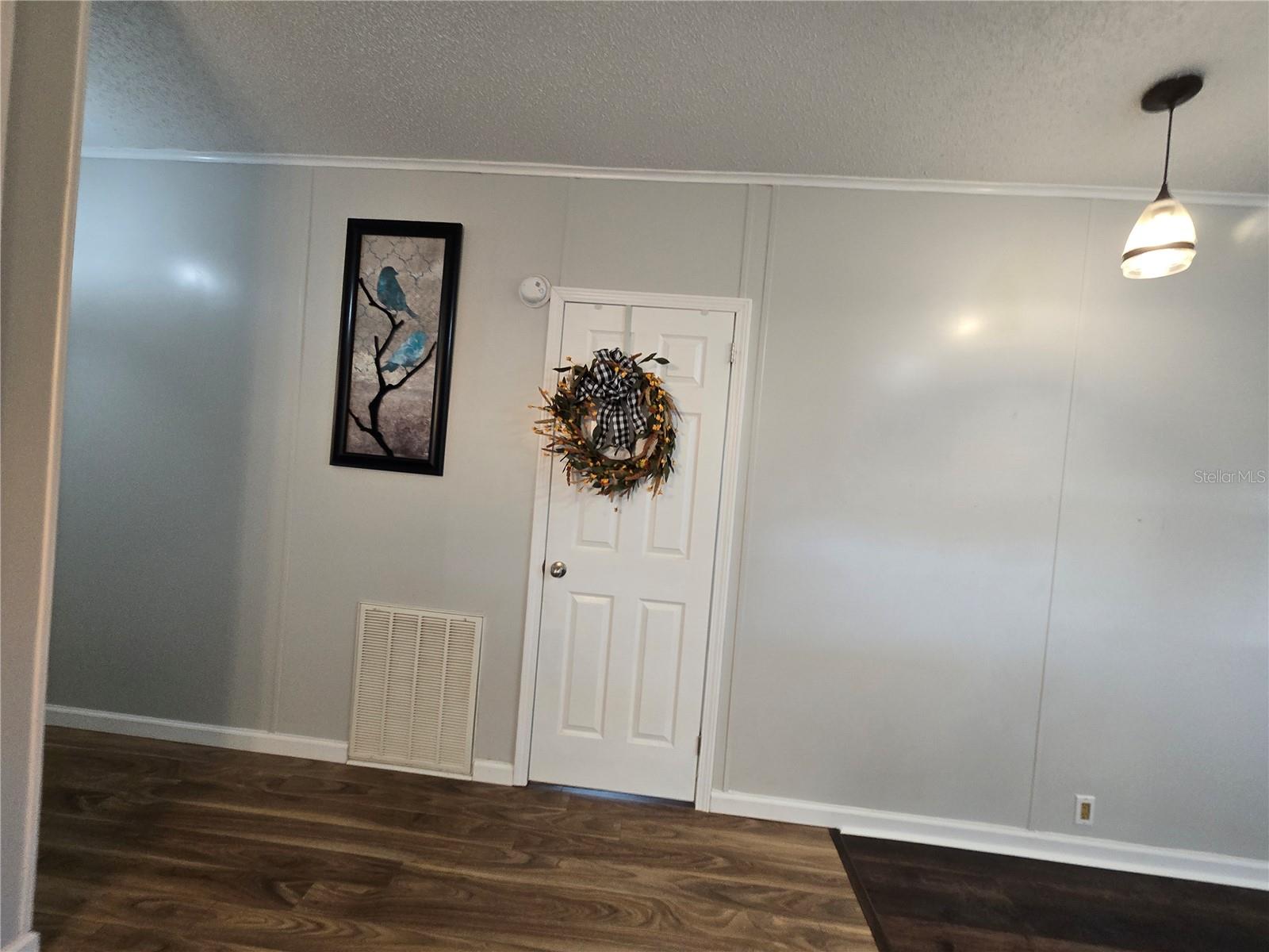 Image 24 of 96 For 198 Dartmouth Drive