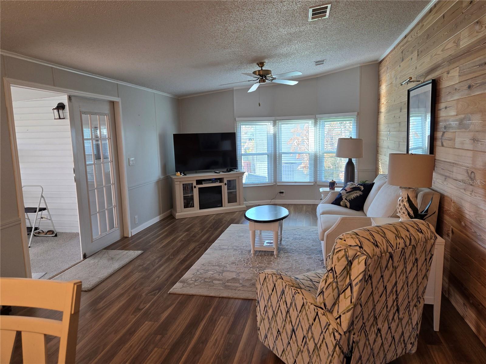 Image 36 of 96 For 198 Dartmouth Drive