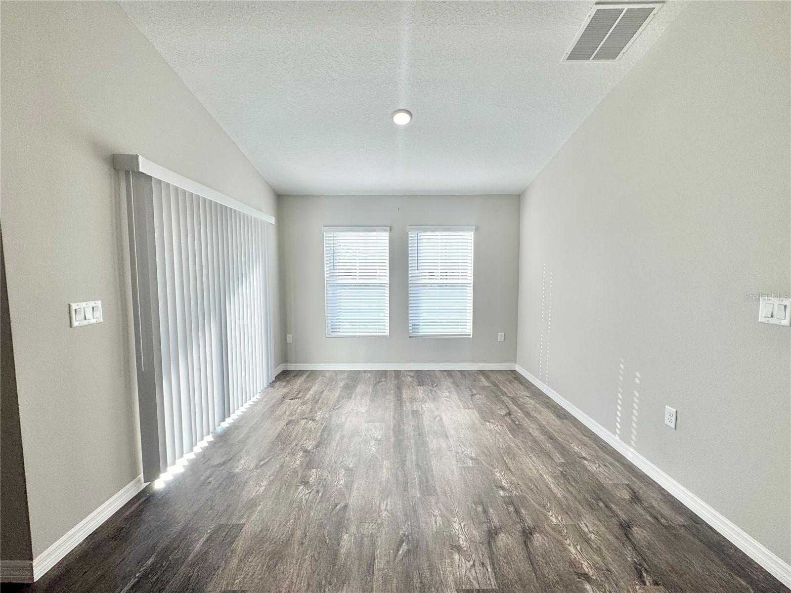 Image 11 of 42 For 1580 Axel Circle