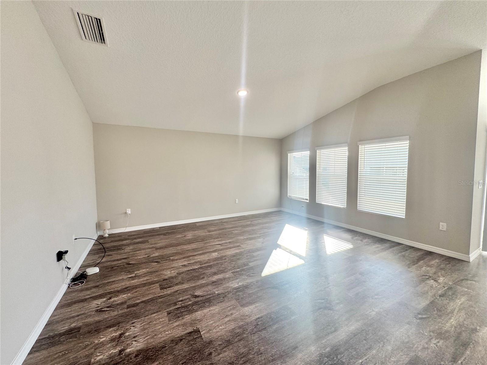 Image 3 of 42 For 1580 Axel Circle