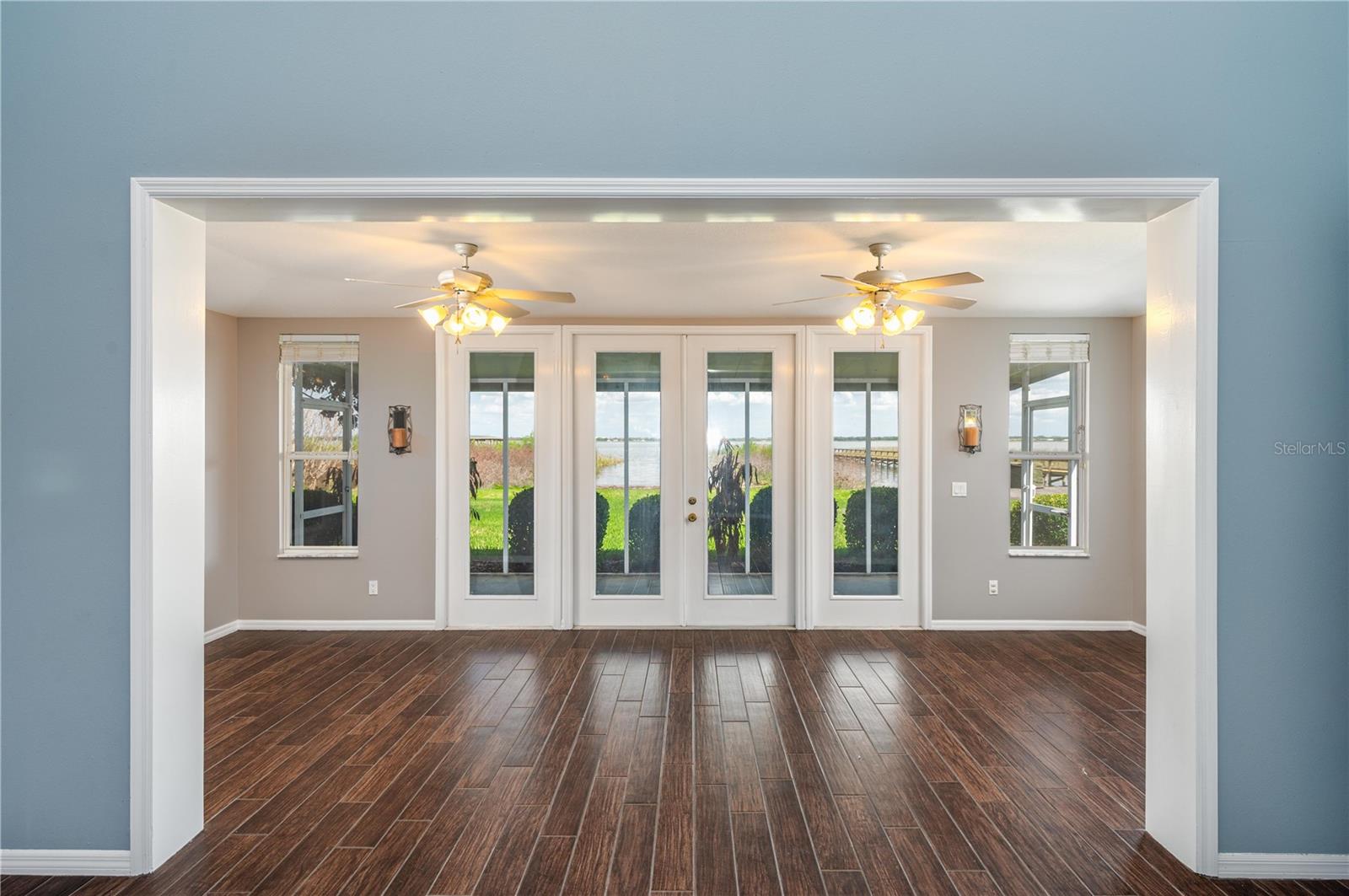 Image 17 of 48 For 329 Hamilton Shores Drive Ne