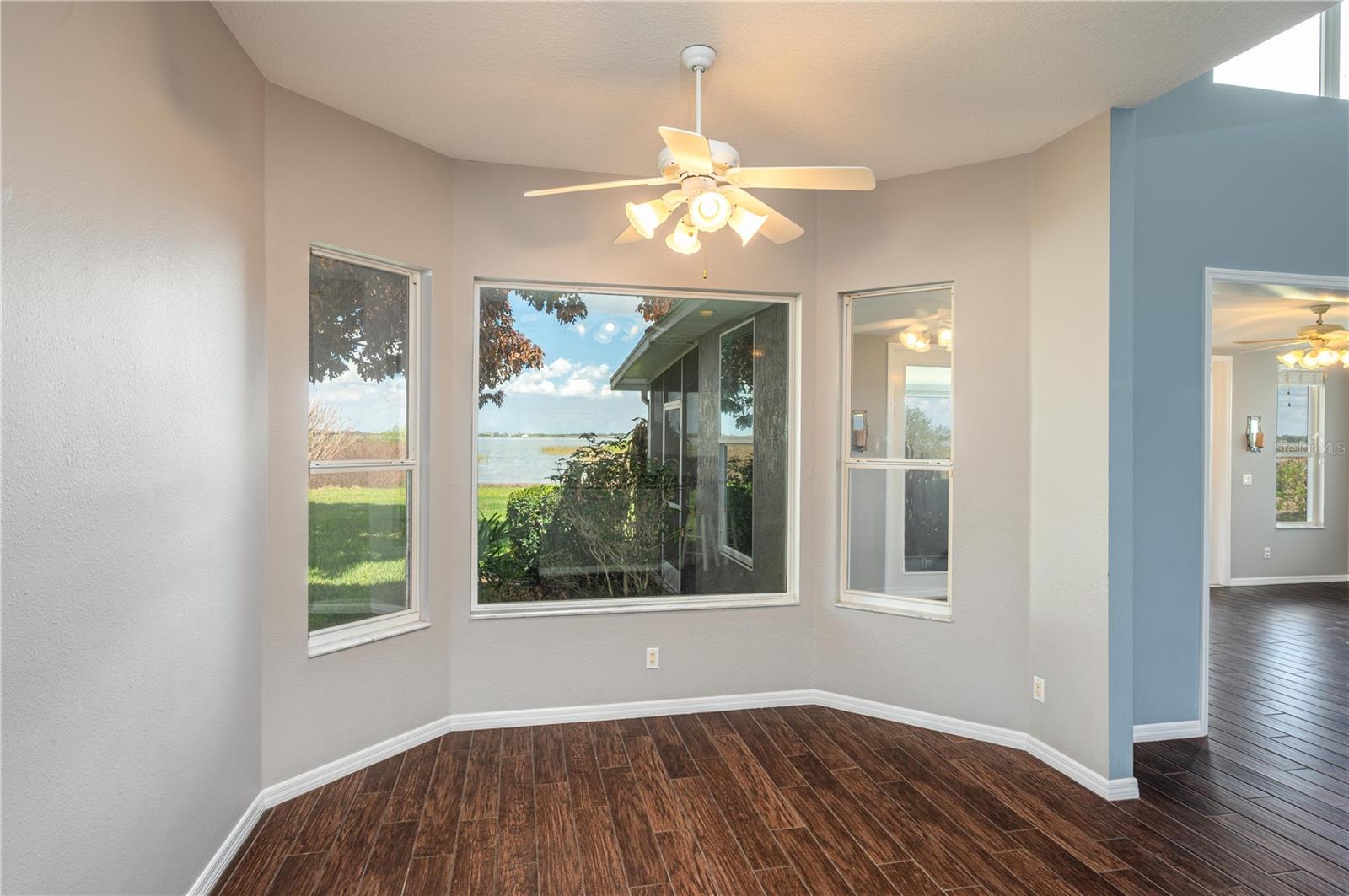 Image 18 of 48 For 329 Hamilton Shores Drive Ne