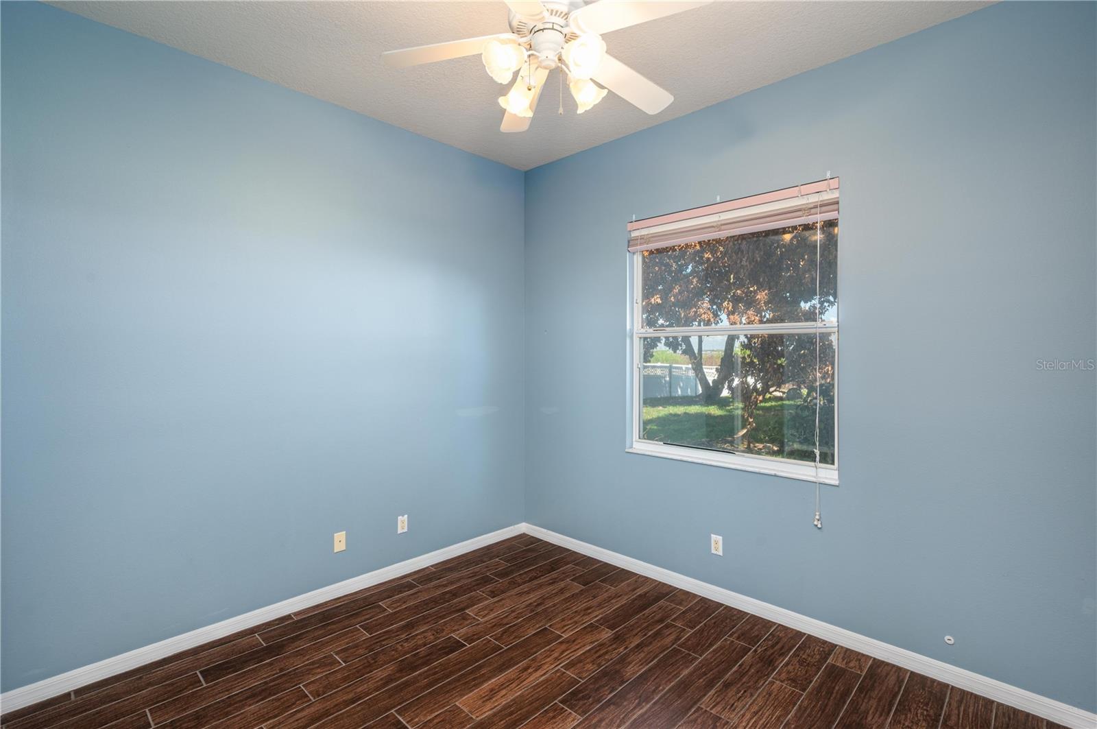 Image 30 of 48 For 329 Hamilton Shores Drive Ne