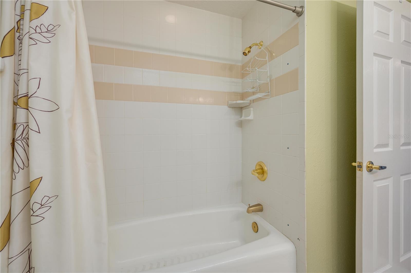 Image 37 of 48 For 329 Hamilton Shores Drive Ne