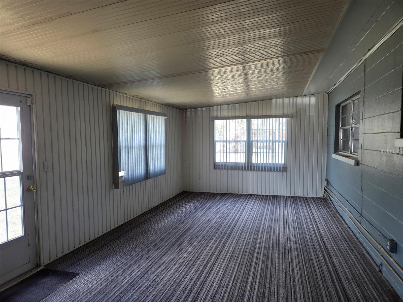 Image 13 of 33 For 640 Forrest Dr