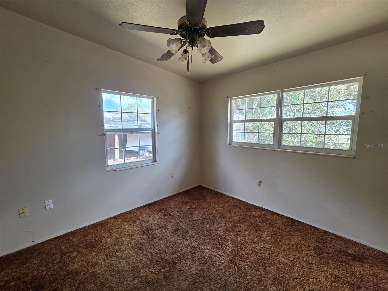 Image 17 of 33 For 640 Forrest Dr