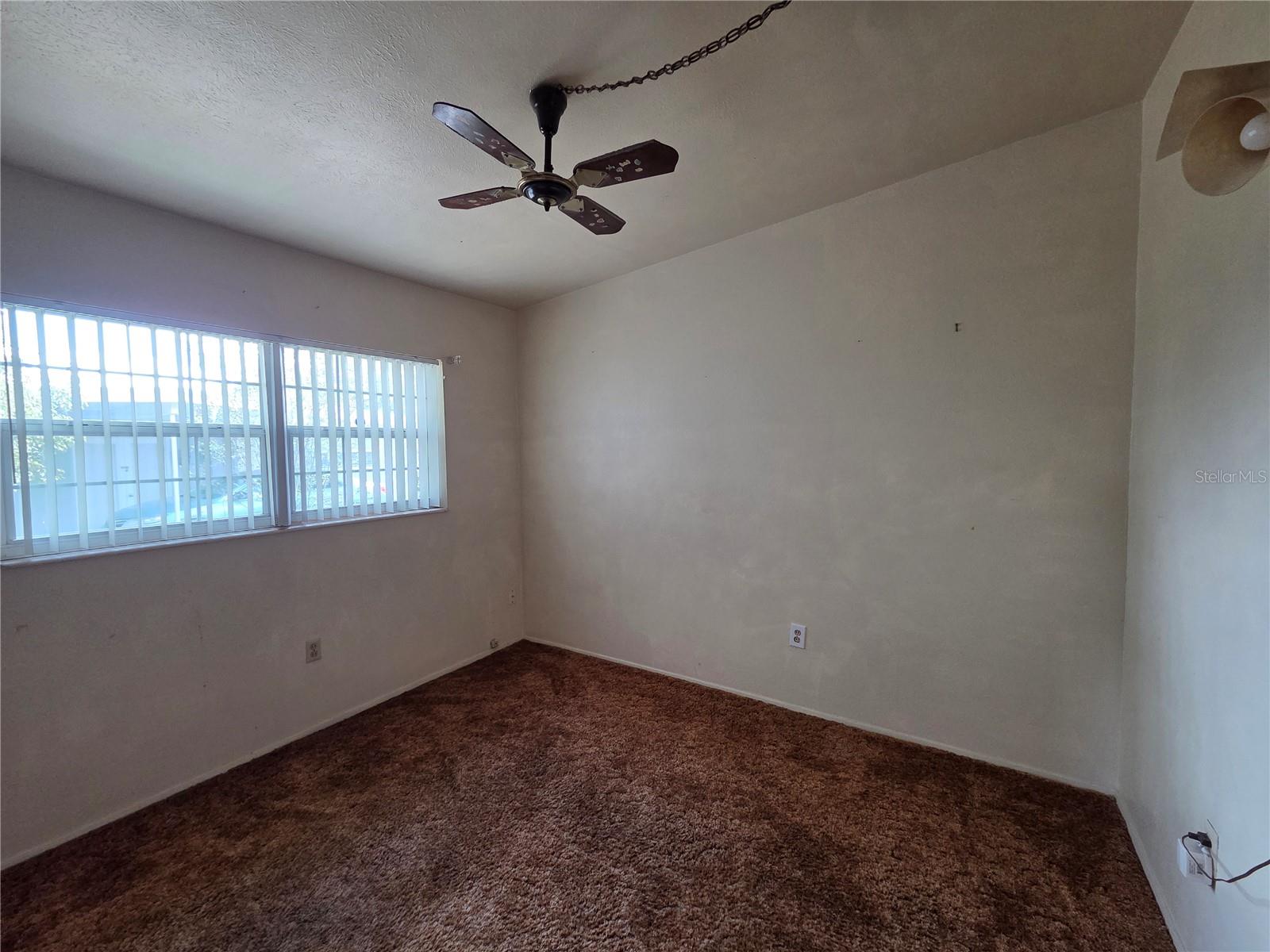 Image 18 of 33 For 640 Forrest Dr