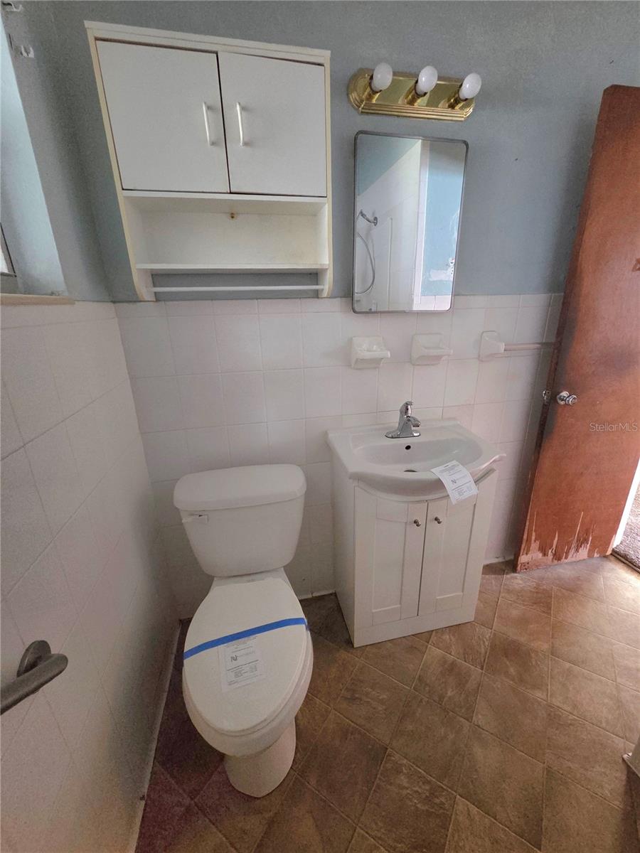 Image 20 of 33 For 640 Forrest Dr