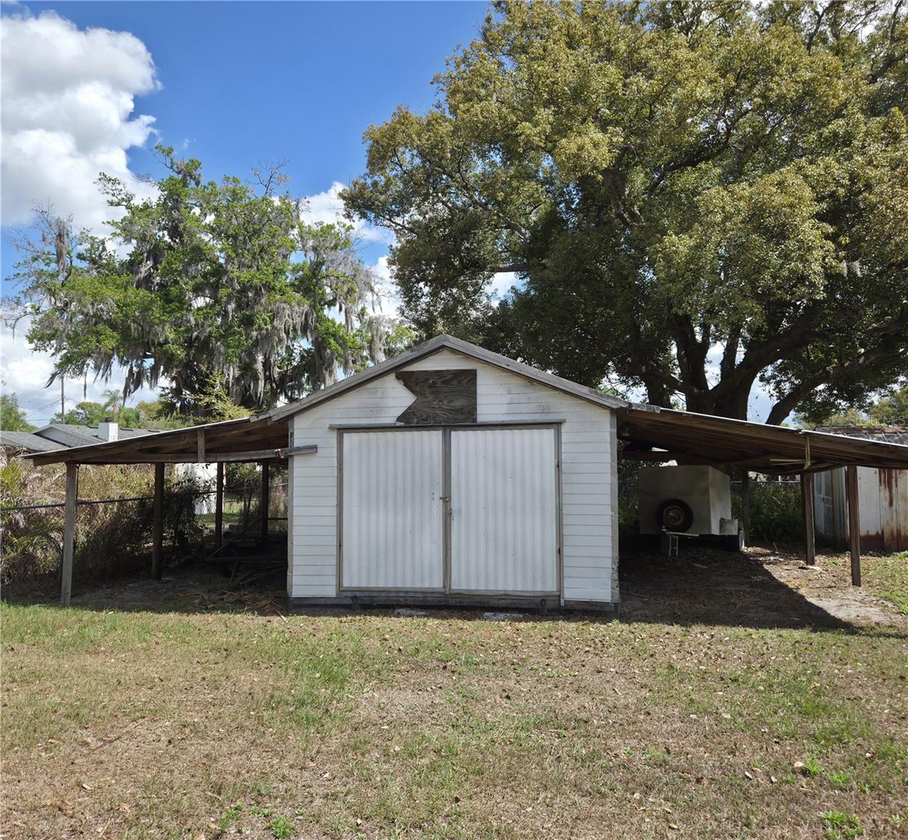 Image 29 of 33 For 640 Forrest Dr