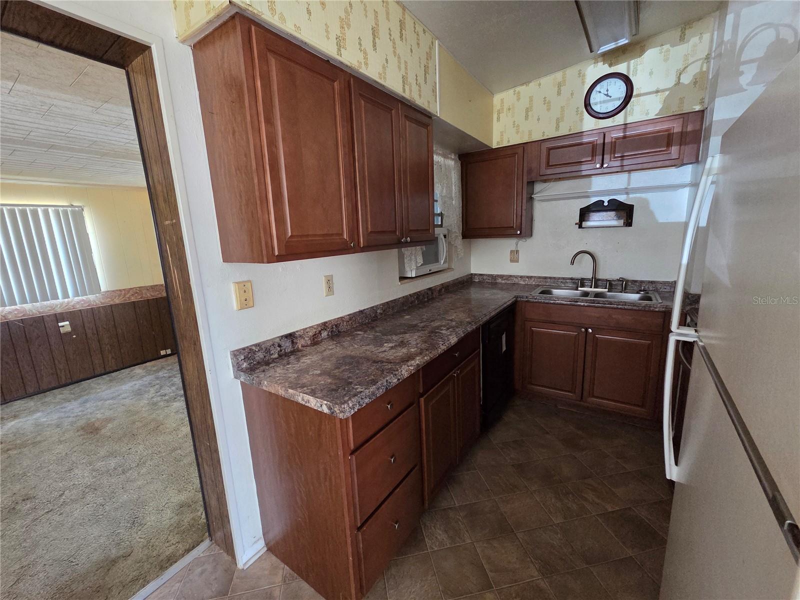 Image 6 of 33 For 640 Forrest Dr