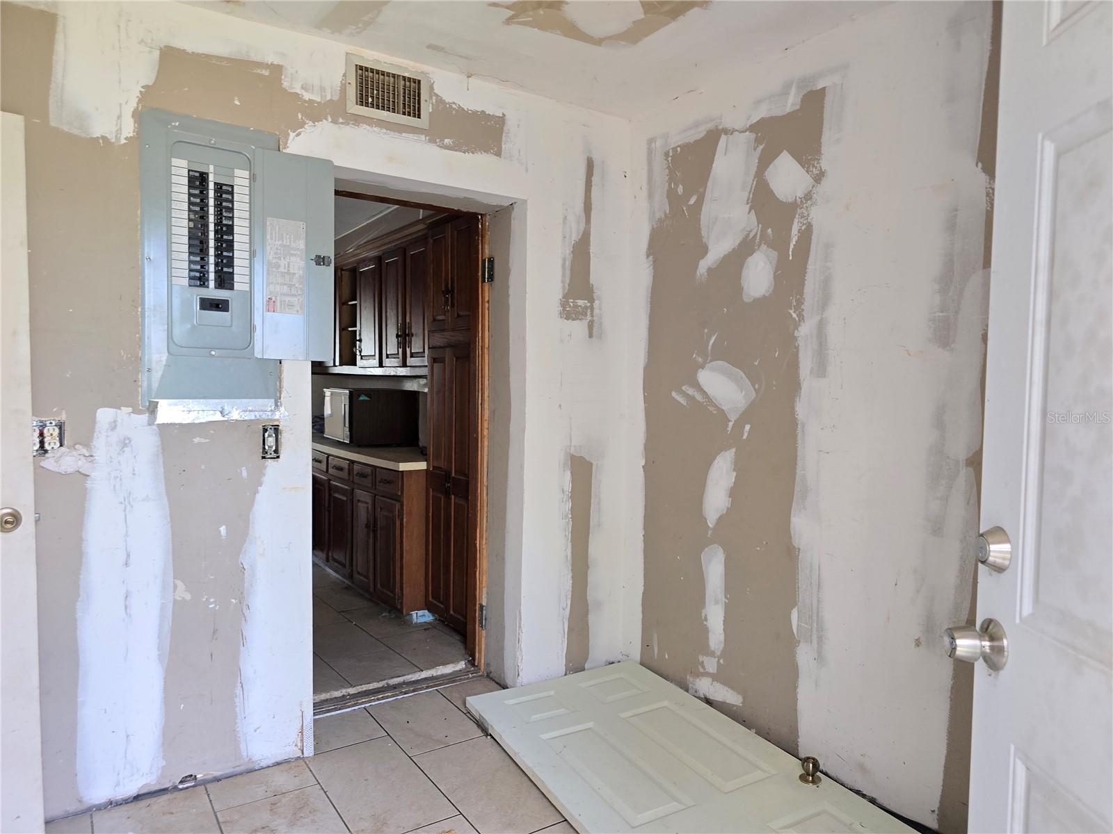 Image 26 of 41 For 2815 Avenue Q Nw