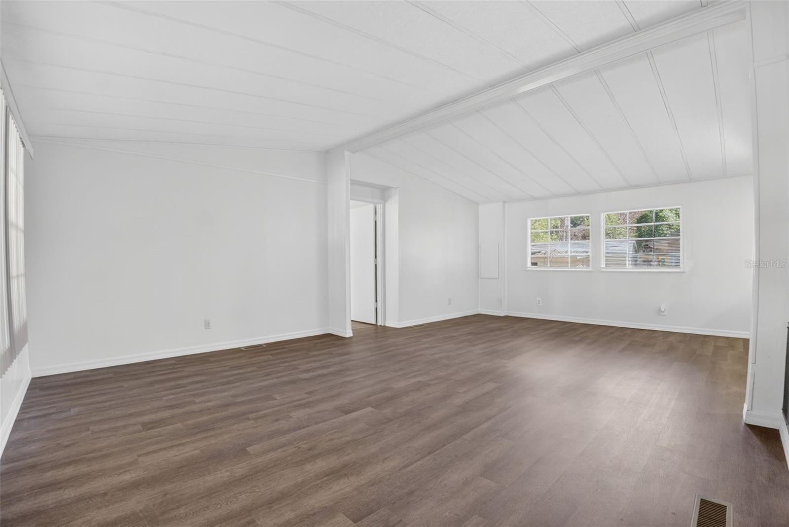 Image 10 of 79 For 214 Canova Drive