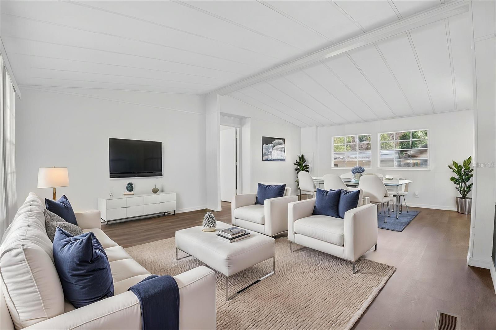 Image 11 of 79 For 214 Canova Drive