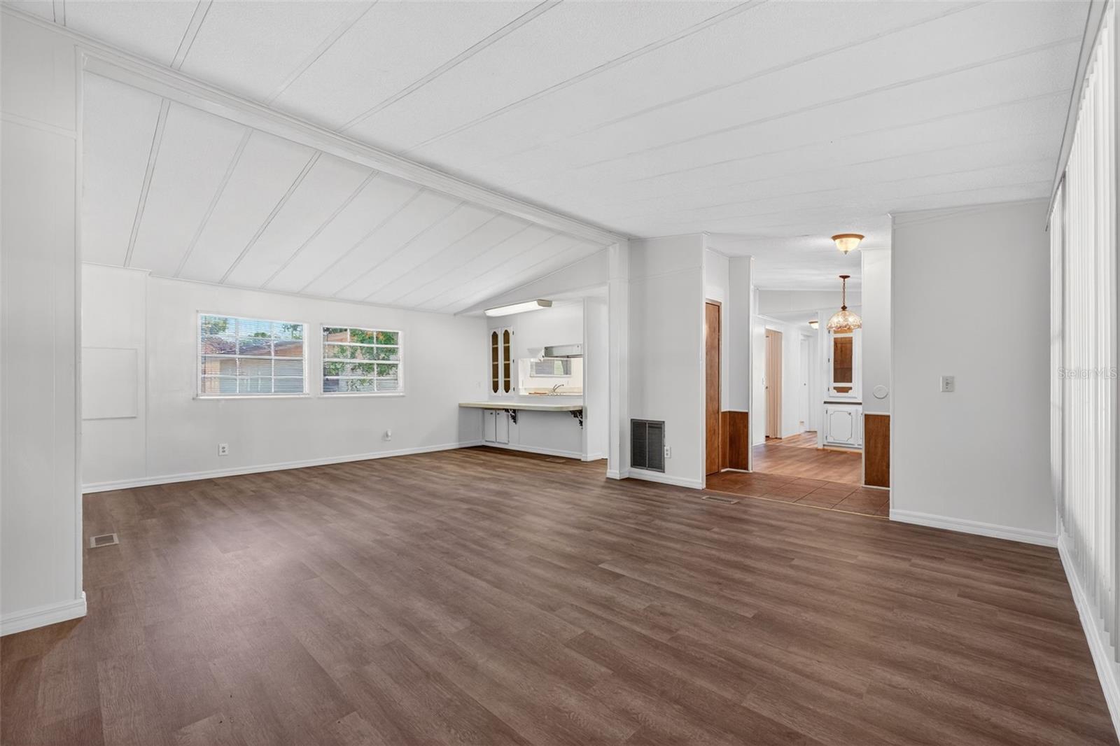 Image 14 of 79 For 214 Canova Drive