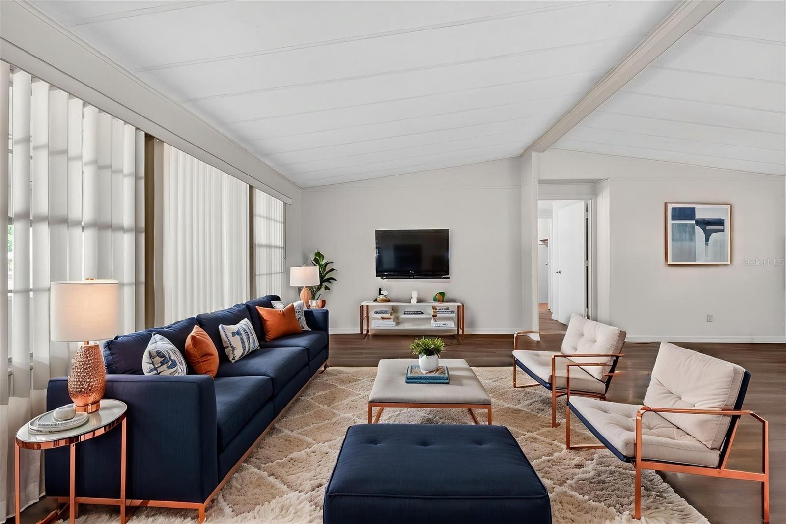 Image 17 of 79 For 214 Canova Drive