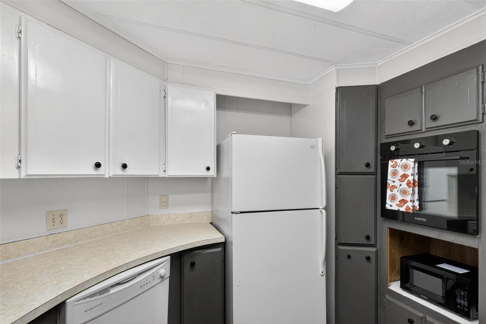 Image 27 of 79 For 214 Canova Drive