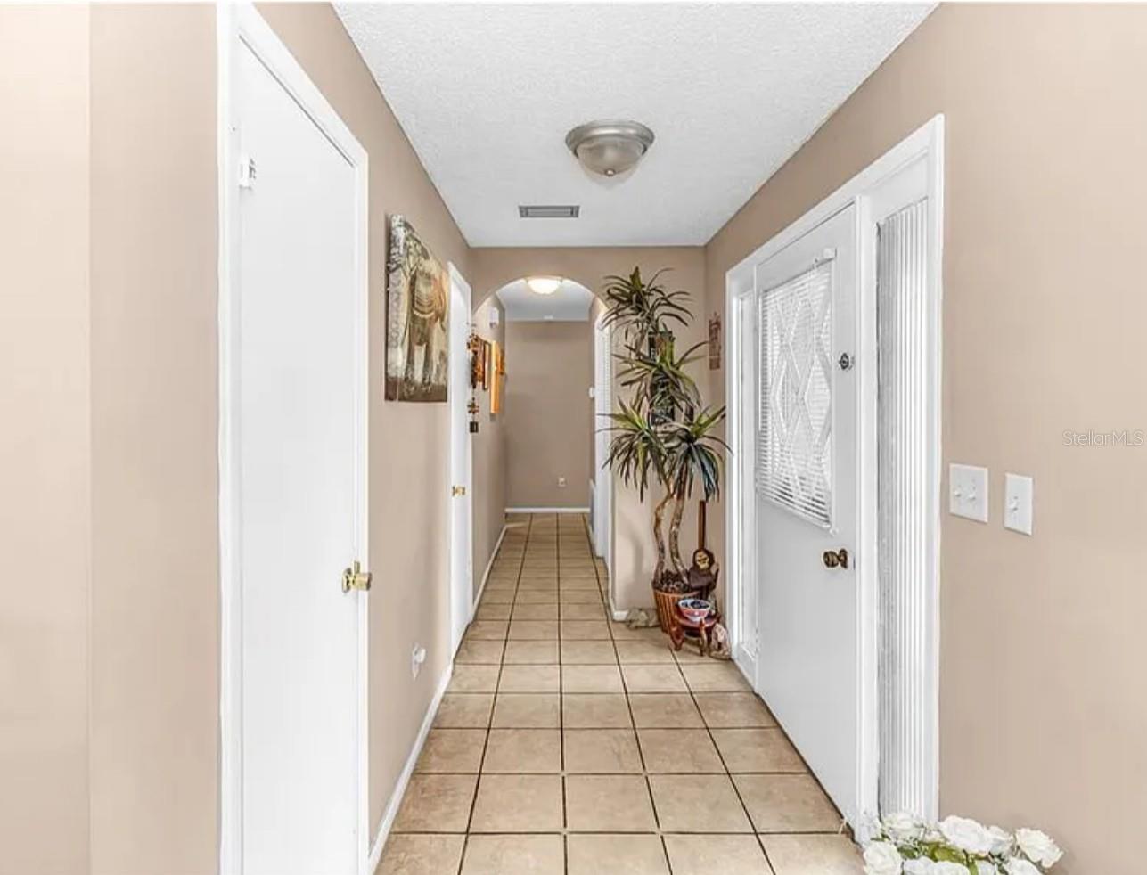 Image 6 of 33 For 2256 Greenway Place