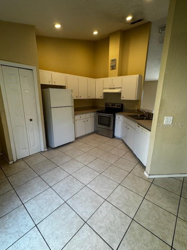 Image 3 of 9 For 165 Osprey Heights Drive