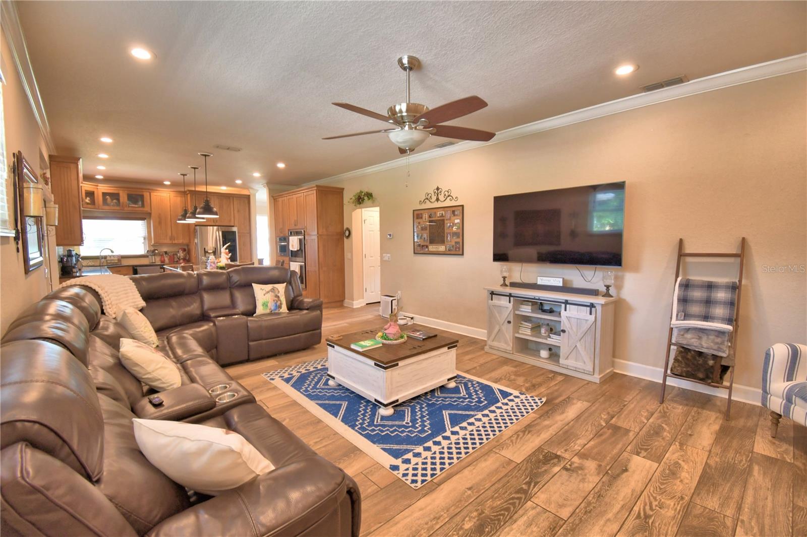 Image 24 of 85 For 2000 Lake Ariana Boulevard