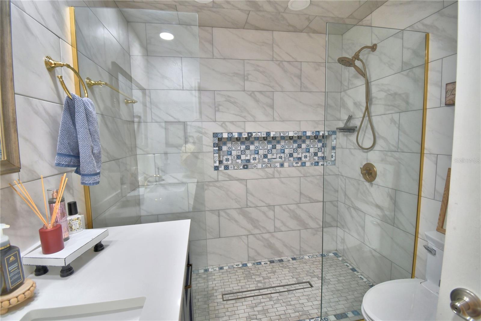 Image 35 of 85 For 2000 Lake Ariana Boulevard