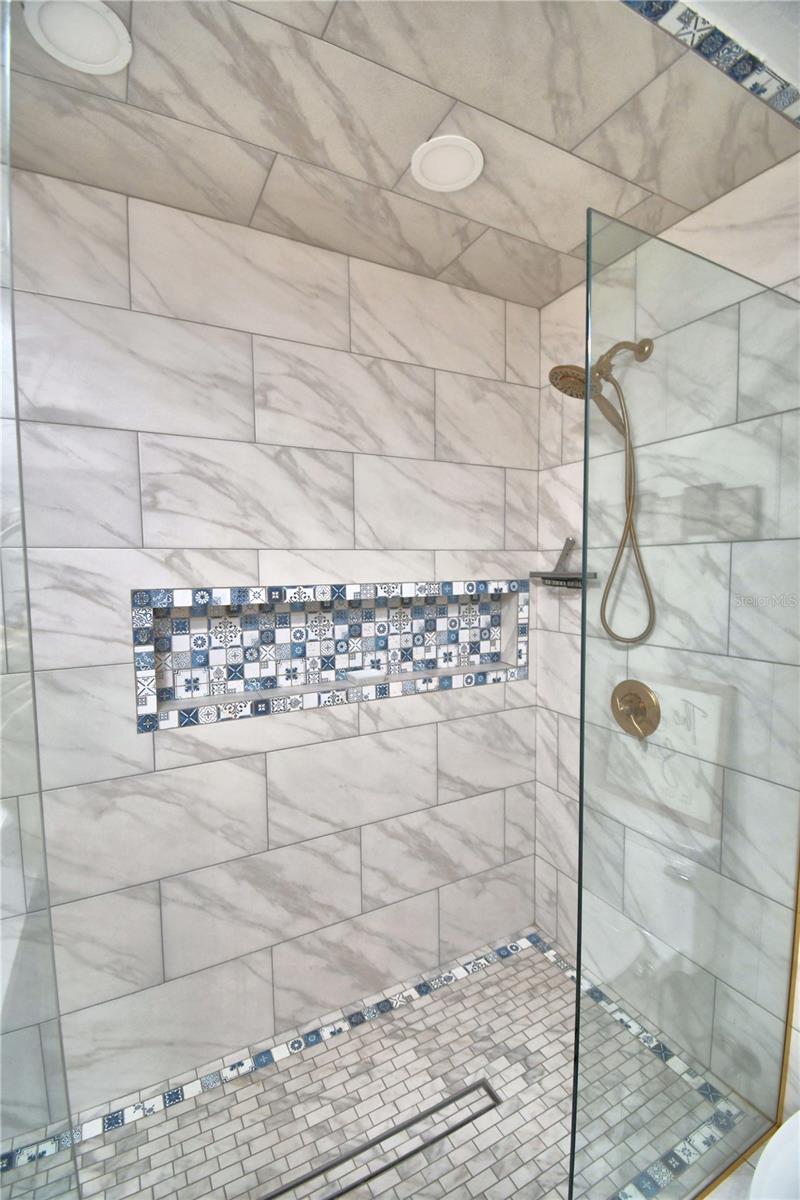 Image 36 of 85 For 2000 Lake Ariana Boulevard