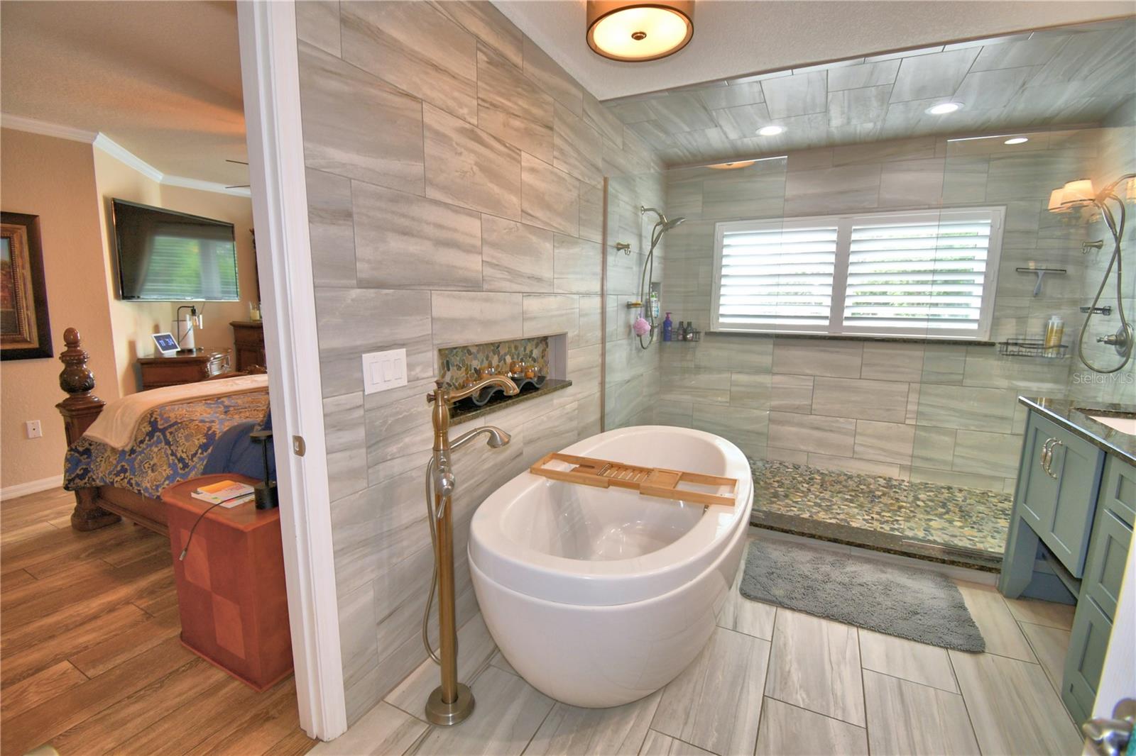 Image 52 of 85 For 2000 Lake Ariana Boulevard