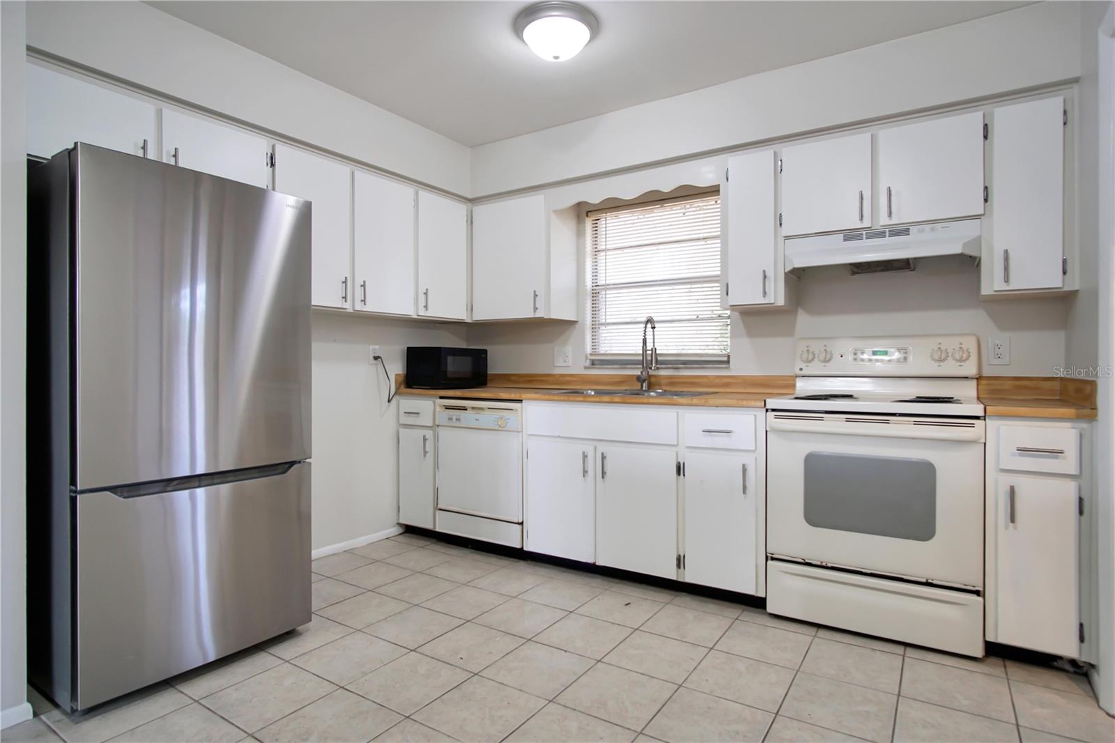 Image 4 of 21 For 2287 Avenue G Nw  Unit B