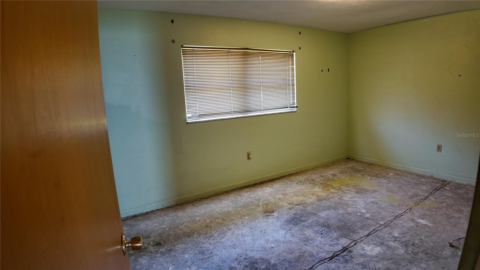 Image 11 of 27 For 5026 Socrum Loop Road