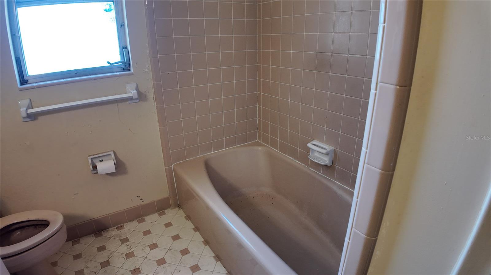 Image 13 of 27 For 5026 Socrum Loop Road