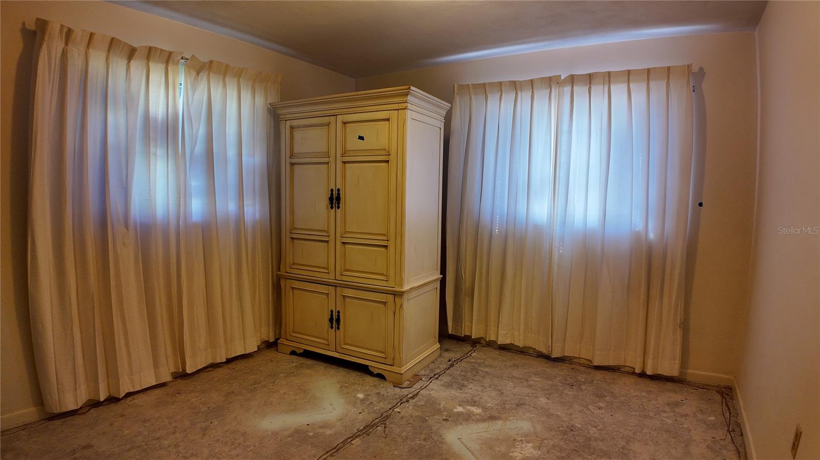 Image 14 of 27 For 5026 Socrum Loop Road