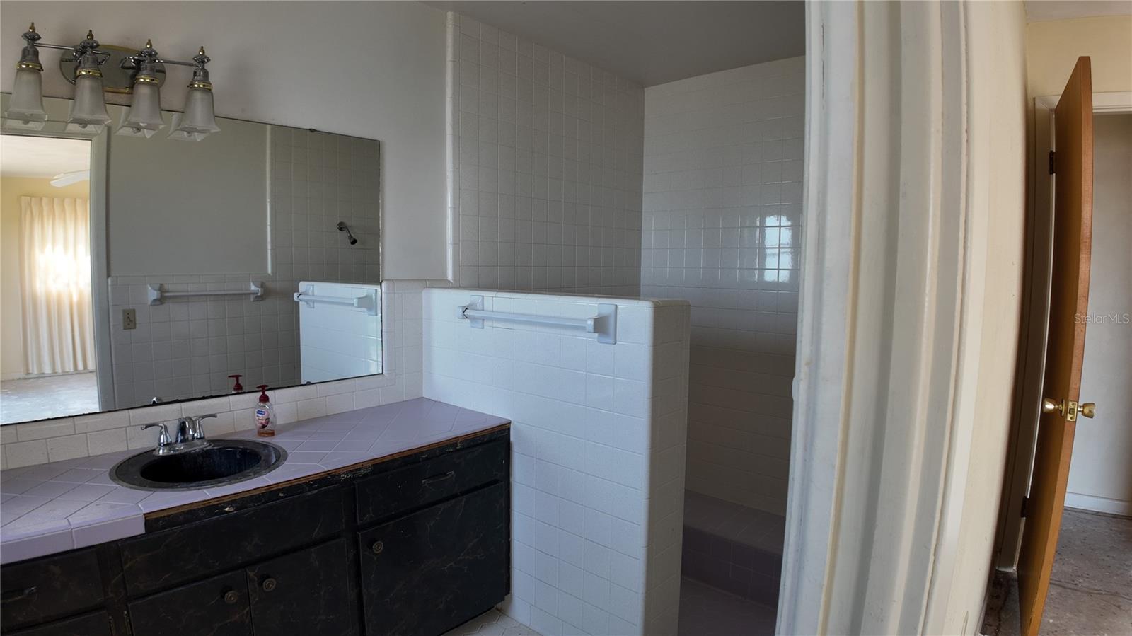 Image 16 of 27 For 5026 Socrum Loop Road