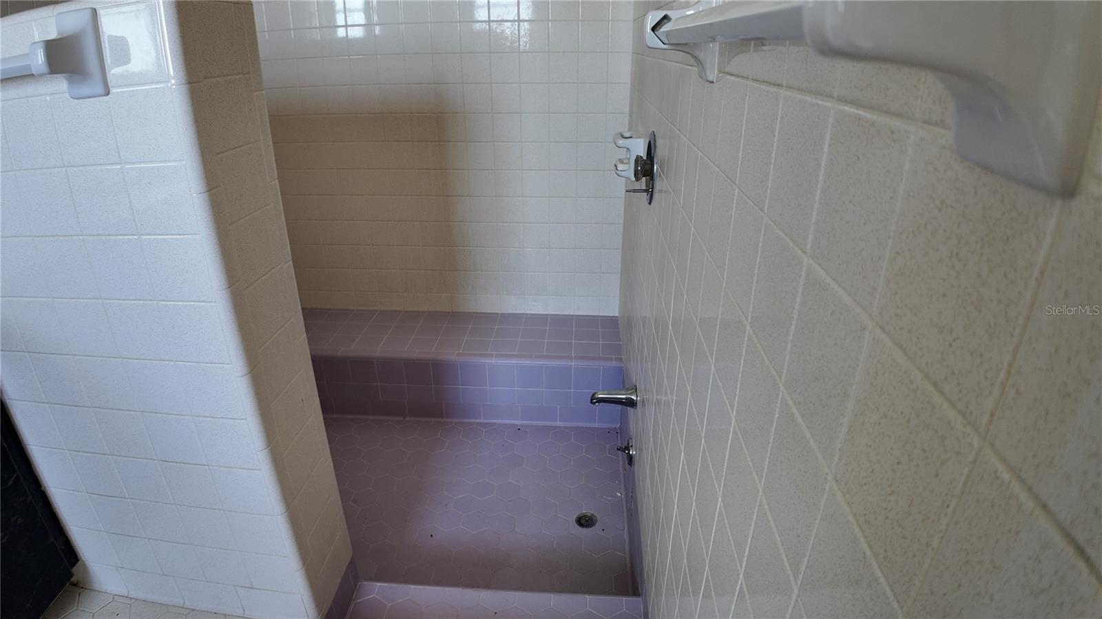 Image 17 of 27 For 5026 Socrum Loop Road