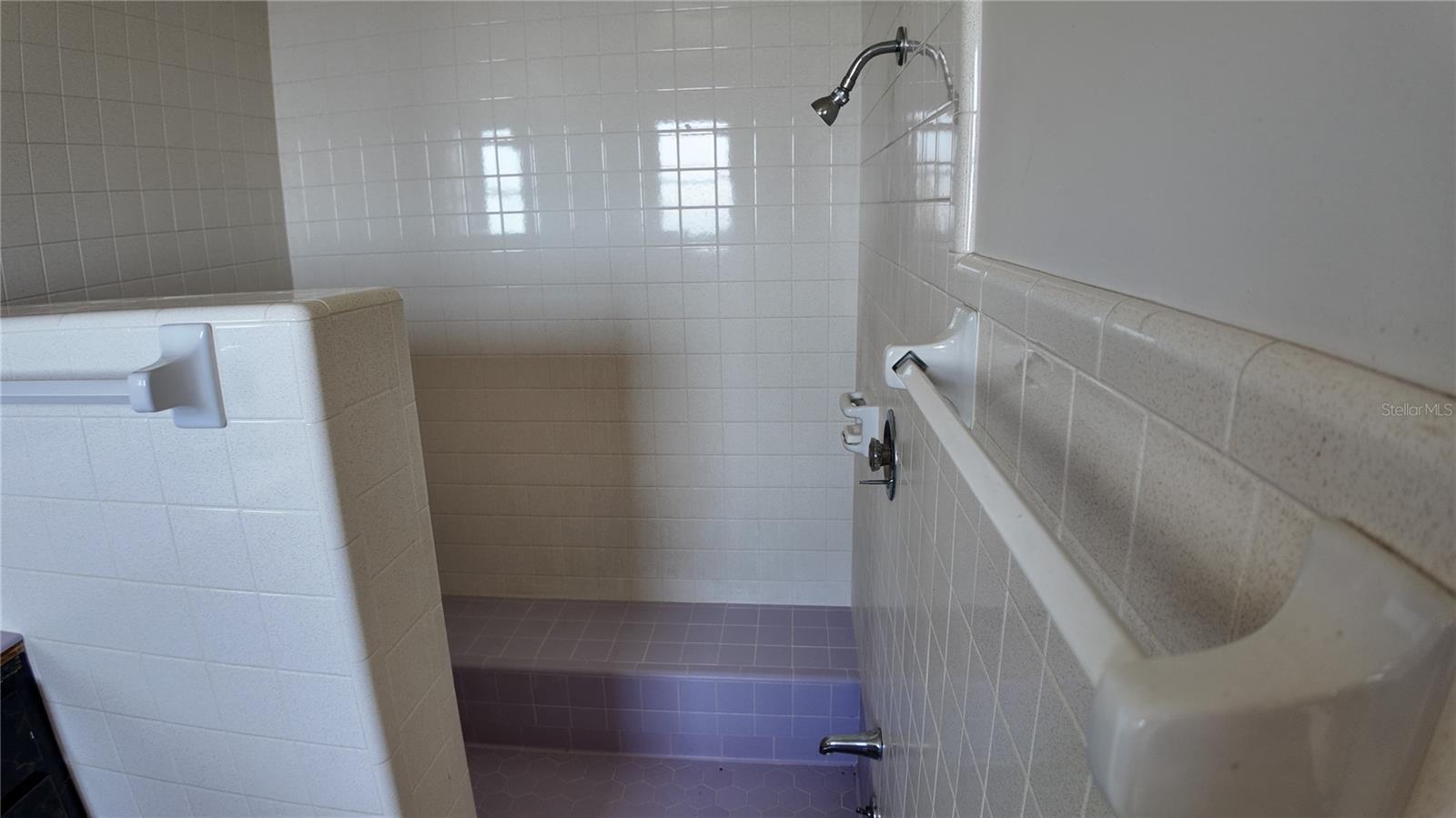 Image 18 of 27 For 5026 Socrum Loop Road