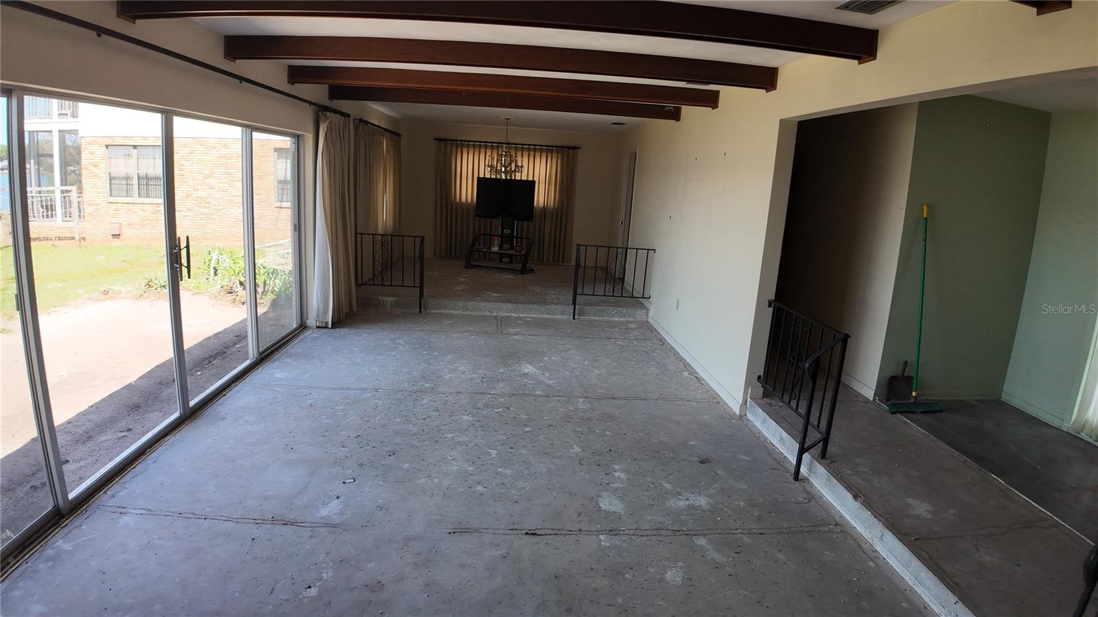 Image 4 of 27 For 5026 Socrum Loop Road